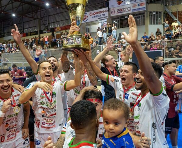 Chopinzinho é o primeiro time a ganhar a copa tonhão de futsal - foto assessoria de acel