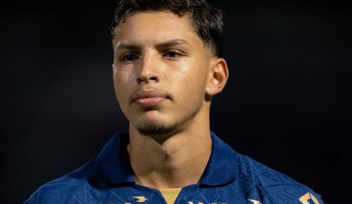 Avaí renova contrato de zagueiro revelado na base até 2028