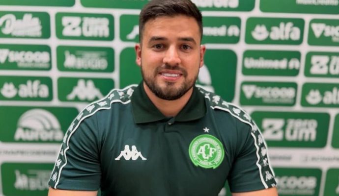 Chapecoense promove mudança na base e anuncia novo técnico do