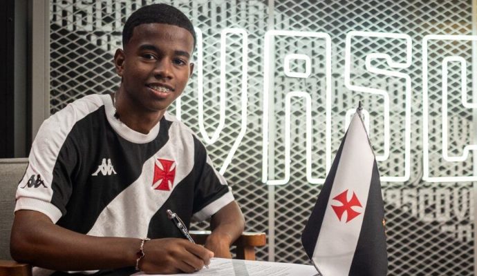 Confira as principais negociações do último mês no futebol de