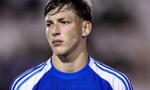 Cruzeiro renova contrato do zagueiro João Cervi até 2028