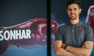 Fernando Oliveira tem contrato renovado pelo Bragantino até 2028