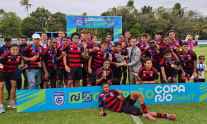 Flamengo bate Vasco nos pênaltis e fatura tri da Copa