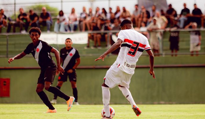 Fora de casa, São Paulo é superado pelo Vasco no