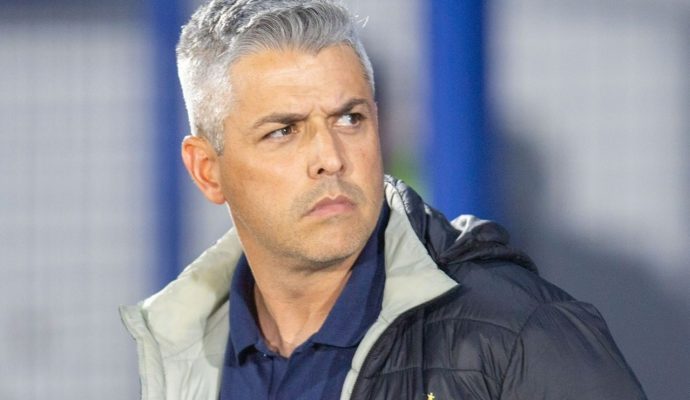 Hugo Scofield segue no comando do Caravaggio Futebol Clube