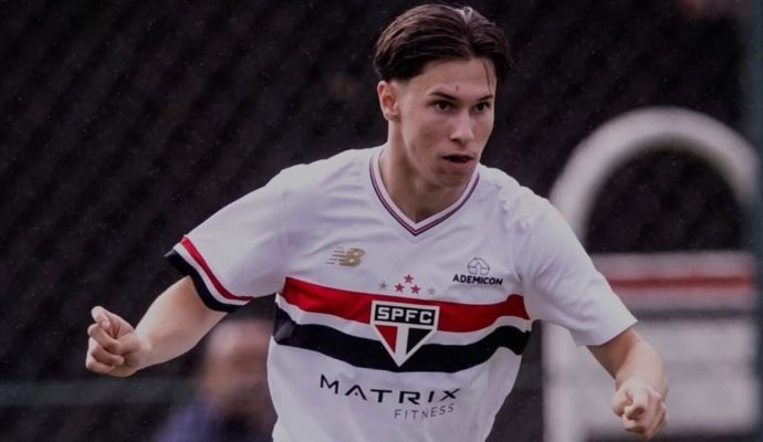 Jogador da base assina contrato profissional com o São Paulo