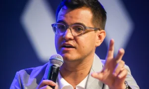 Jiovani Soeiro lidera o movimento encabeçado pelo Portal Brazuca em prol do futebol de base brasileiro (Foto: STA Fotos/Divulgação)