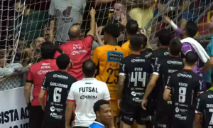 Semifinal da Supercopa de Futsal é paralisada após suposto caso