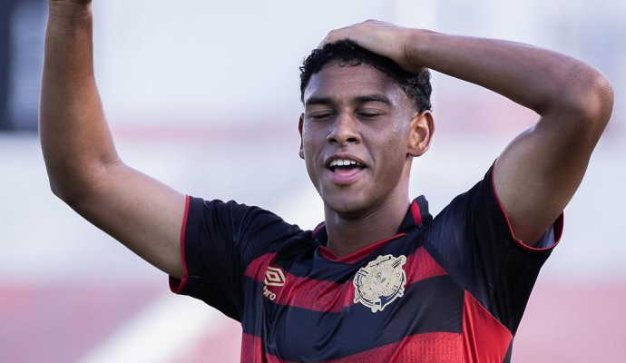 Sport acerta transferência de Enzo Vagner para o Coritiba